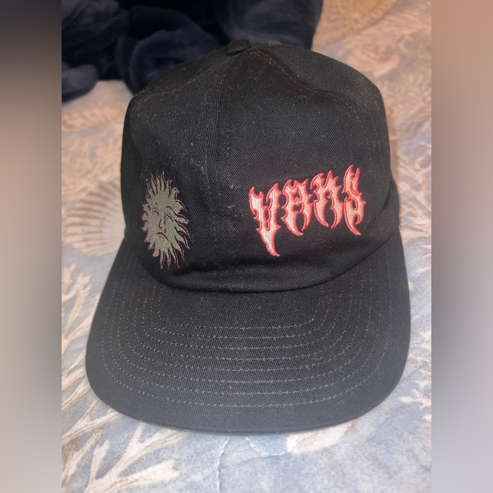 Vans Black Embroidered Hat 100% Cotton Adjustable strap Mens